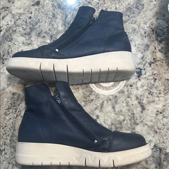 Miz Mooz navy leather high top sneaker - Picture 2 of 5